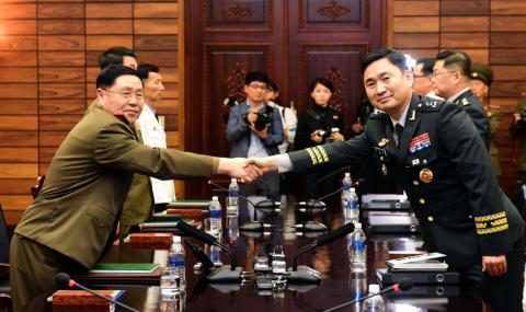 Двете Кореи възстановиха военните линии - 1