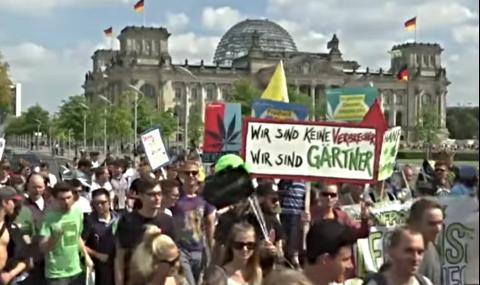 Хиляди в Берлин поискаха легализиране на марихуаната (ВИДЕО) - 1