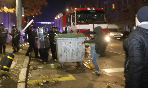 Кирил Петков: Протестът приключи. Това, което става в момента, го правят маскирани ултраси - 1