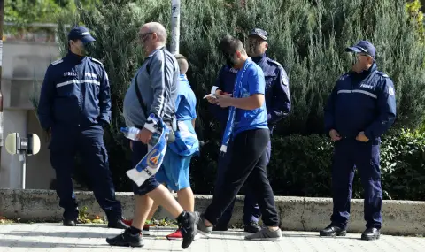 Полицията във Варна издирва фенове на Левски заради инцидент - 1