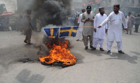 Арести в Швеция след поредното изгаряне на Корана - 1