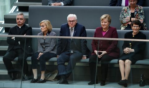 Откриха новия парламент в Германия - 1