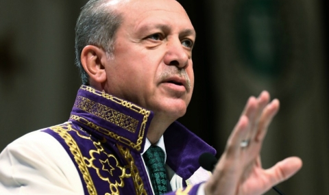 Ердоган иска послушен премиер - 1
