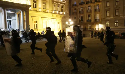 Белград: Полицията със сълзотворен газ срещу протестиращите - 1