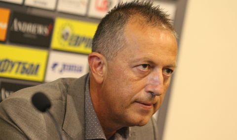 Фурнаджиев дава Бербатов на Етичната комисия към УЕФА за нападките му към БФС - 1