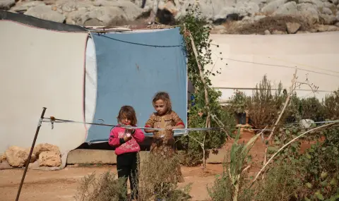 More than 400,000 children displaced in Lebanon in three weeks, UNICEF warns  - 1