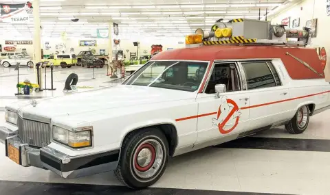 Над 60 емблематични филмови автомобила си търсят нов собственик - 1