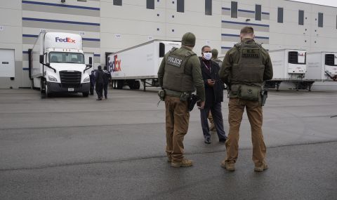 В САЩ започна доставката на ваксината на Moderna - 1