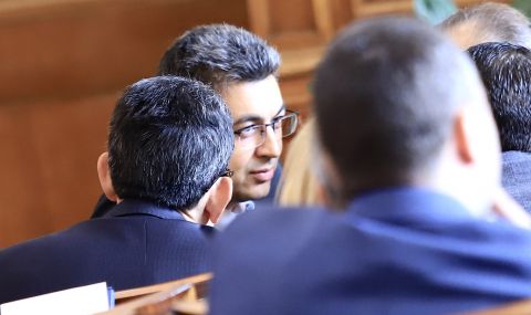 Утре Народното събрание ще гласува отхвърлянето на кандидатурата на Пламен Николов за премиер - 1