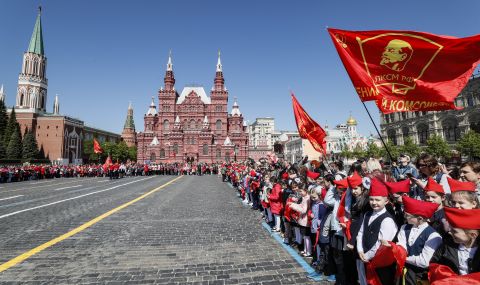 Възобновиха издаването на туристически визи за Русия у нас - 1