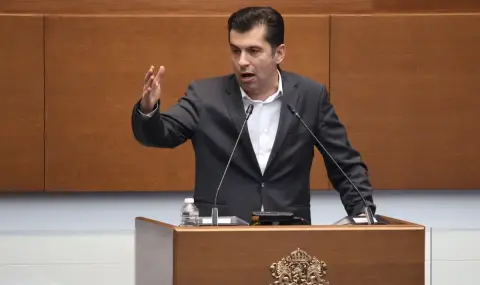 Гласуват оставката на Кирил Петков в парламента - 1