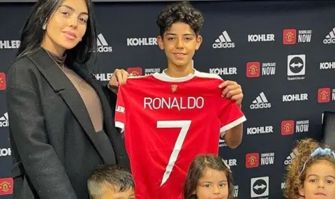 Манчестър Юнайтед е изпратил скаут да наблюдава дебюта на Кристиано Роналдо-младши - 1
