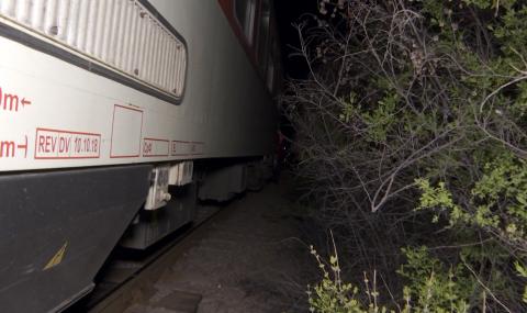 Овладян е пожар в бързия влак Варна - София - 1