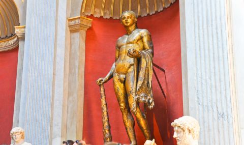 Реставрират най-голямата антична статуя във Ватикана - 1