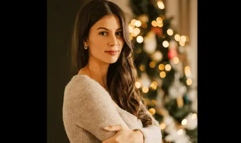 Цвети Пиронкова поздрави феновете си по повод коледните празници - 1