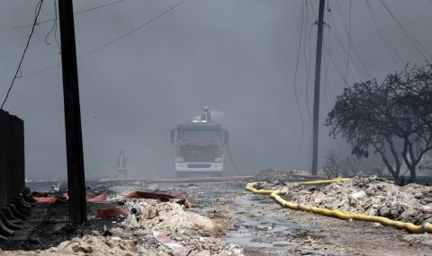 Борбата с огромния пожар в петролна база в Куба продължава - 1