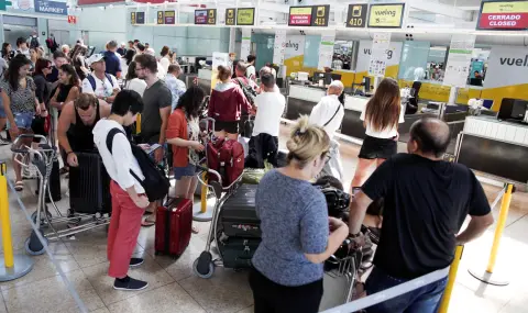 Франция изисква разяснения от Испания, след като еврейски хор беше свален от полет - 1