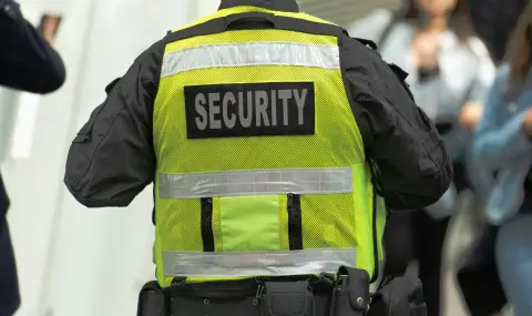 Работа за охранители: търсени умения и сигурен избор на работодател със Zaplata.bg - 1