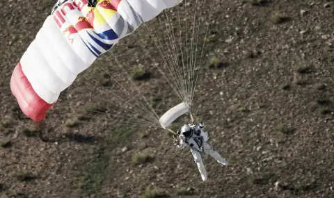Загина екстремният скачач, преодолял звуковата бариера - 1