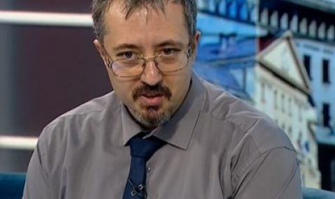 Математикът Томов: Вероятно 35 хиляди се заразяват на ден, трябва да има частично затваряне - 1