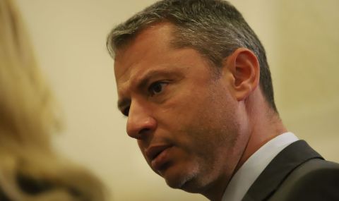 Делян Добрев: Как е възможно Лукойл да е по-силен от държавата?! - 1