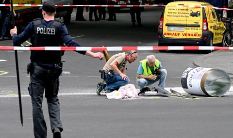 Мъжът, който се вряза с автомобил в ученици в Берлин, е действал умишлено - 1