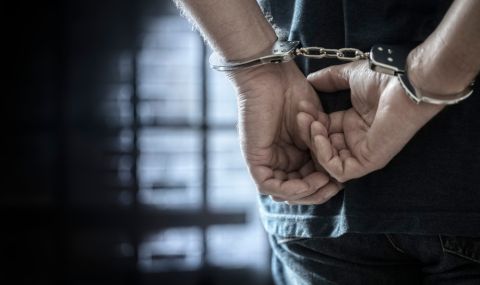 Провеждат се операции в домовете на трима от адвокатите на Навални, единият е задържан - 1