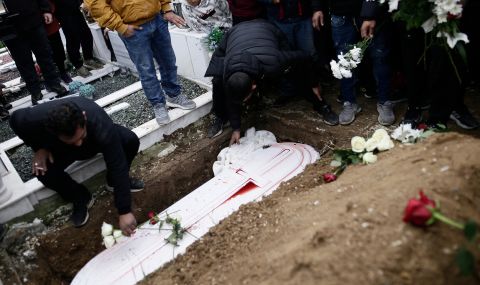 Убит заради 20 евро: полицейското насилие срещу ромите в Гърция е сериозен проблем - 1