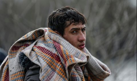 Турция върна в Афганистан 227 мигранти, влезли незаконно в страната - 1