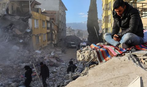 Турция и Сирия: вече над 42 хил. жертви и 1,6 млн. без дом - 1