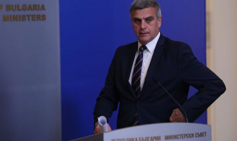 Стефан Янев: Грешките ще срутят кабинета на Петков - 1