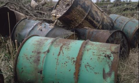 Фирма изхвърли 14 тона токсични отпадъци край Гара Яна - 1