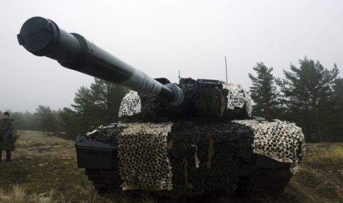 Обещаните от Испания танкове "Леопард" пътуват към Украйна - 1