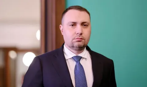 Тайната среща между Радев и Буданов предизвика напрежение и въпроси за ударите по корабите в Черно море - 1