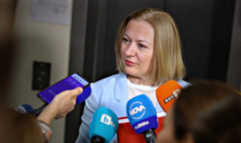 Надежда Йорданова: Антипартийната риторика на Радев няма място в процедурата по връчване на мандата - 1