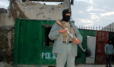 Талибани атакуваха летището в Кандахар - 1