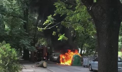 Горящ контейнер запали кола в столицата (СНИМКИ) - 1