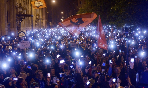 Унгария на протест срещу въвеждането на данък за ползване на Интернет - 1