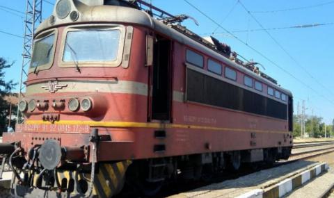 Аварира нощният влак от Варна за Пловдив - 1