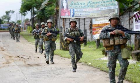 Военни на кървав бой с Ислямска държава във Филипините - 1