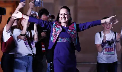 Си Дзинпин не губи време да поздрави първата жена президент на Мексико - 1