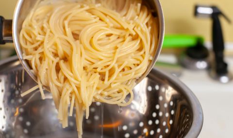Цедим спагетите грешно от години (ВИДЕО) - 1