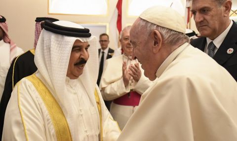 Приключи апостолическото пътуване на папа Франциск в Бахрейн - 1