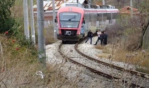 Товарен влак премаза човек край Нова Загора - 1