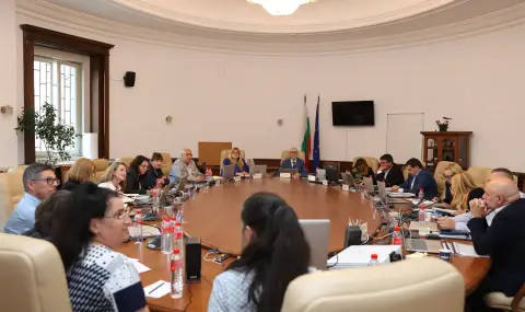 Общественият съвет към ЦИК представи своя анализ на машинното гласуване  - 1