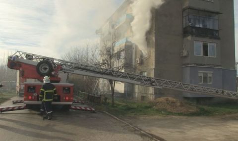 След пожара в Русенско: Обитателите на блока се страхуват как ще изкарат зимата - 1