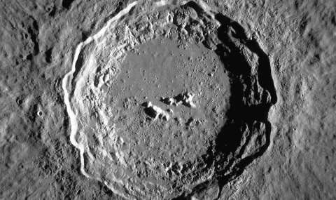 12 май 1965 г.: Съветската станция „Луна 5“ се разбива на Луната - 1