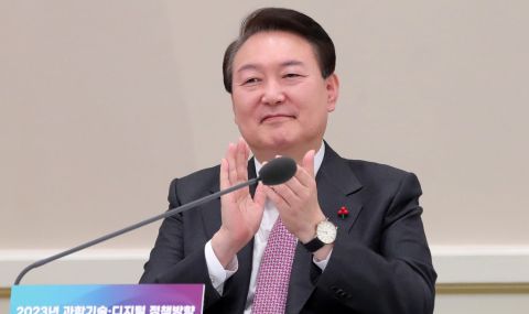 Южнокорейският президент се ангажира със заздравяване на отношенията с Япония - 1