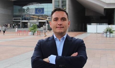 Валентин Тончев повежда листата на ДПС в 23-ти МИР в София - 1