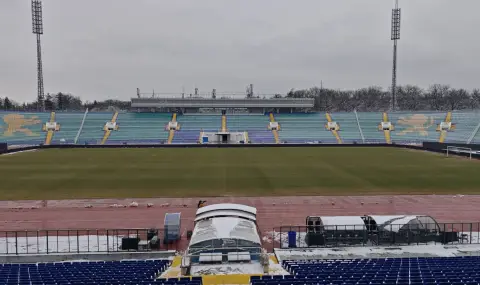 Вече няма сняг на националния стадион „Васил Левски“  - 1